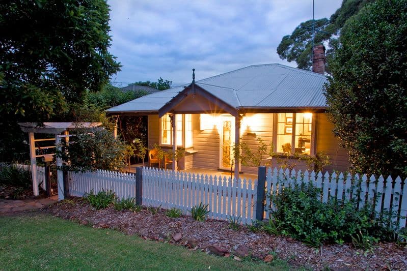 34 Lachlan Street, THIRROUL NSW 2515, Thirroul - Image 1