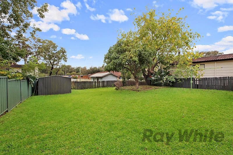 52 Warrina Avenue, SUMMERLAND POINT NSW 2259, Summerland Point - Thumbnail 3