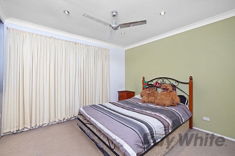 52 Warrina Avenue, SUMMERLAND POINT NSW 2259, Summerland Point - Thumbnail 4