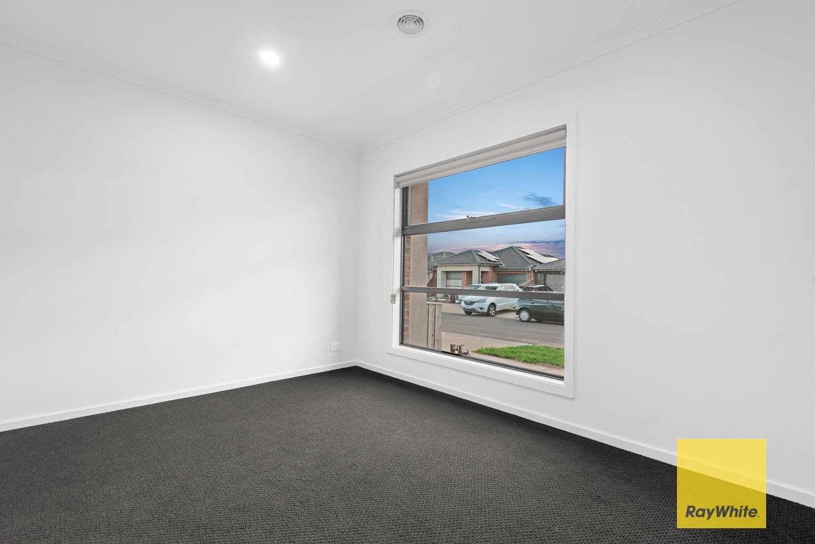 11 Terracotta Avenue, Tarneit VIC 3029, Tarneit - Thumbnail 2
