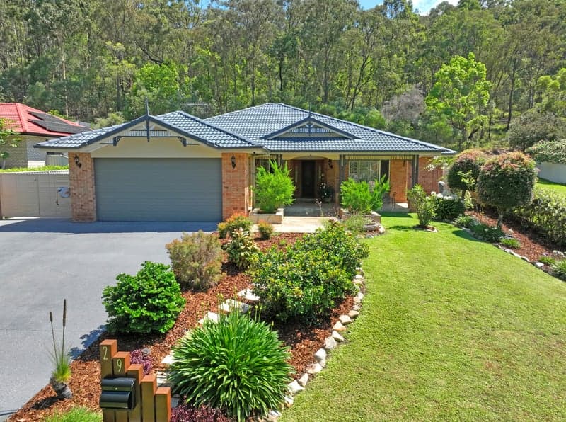 29 Callicarpa Street, Reedy Creek - Thumbnail 2