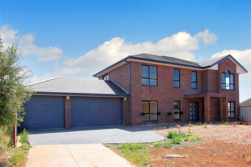 5 MacDonald Place, TAYLORS HILL VIC 3037, Taylors Hill - Image 1