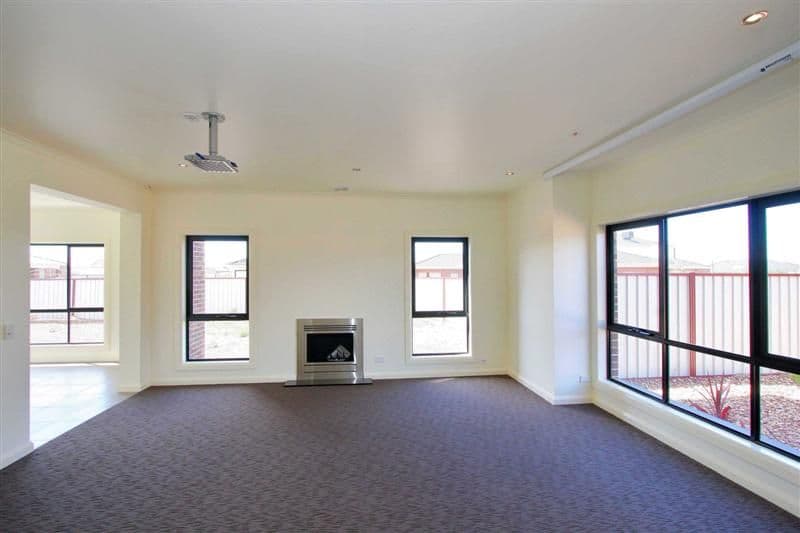 5 MacDonald Place, TAYLORS HILL VIC 3037, Taylors Hill - Thumbnail 5