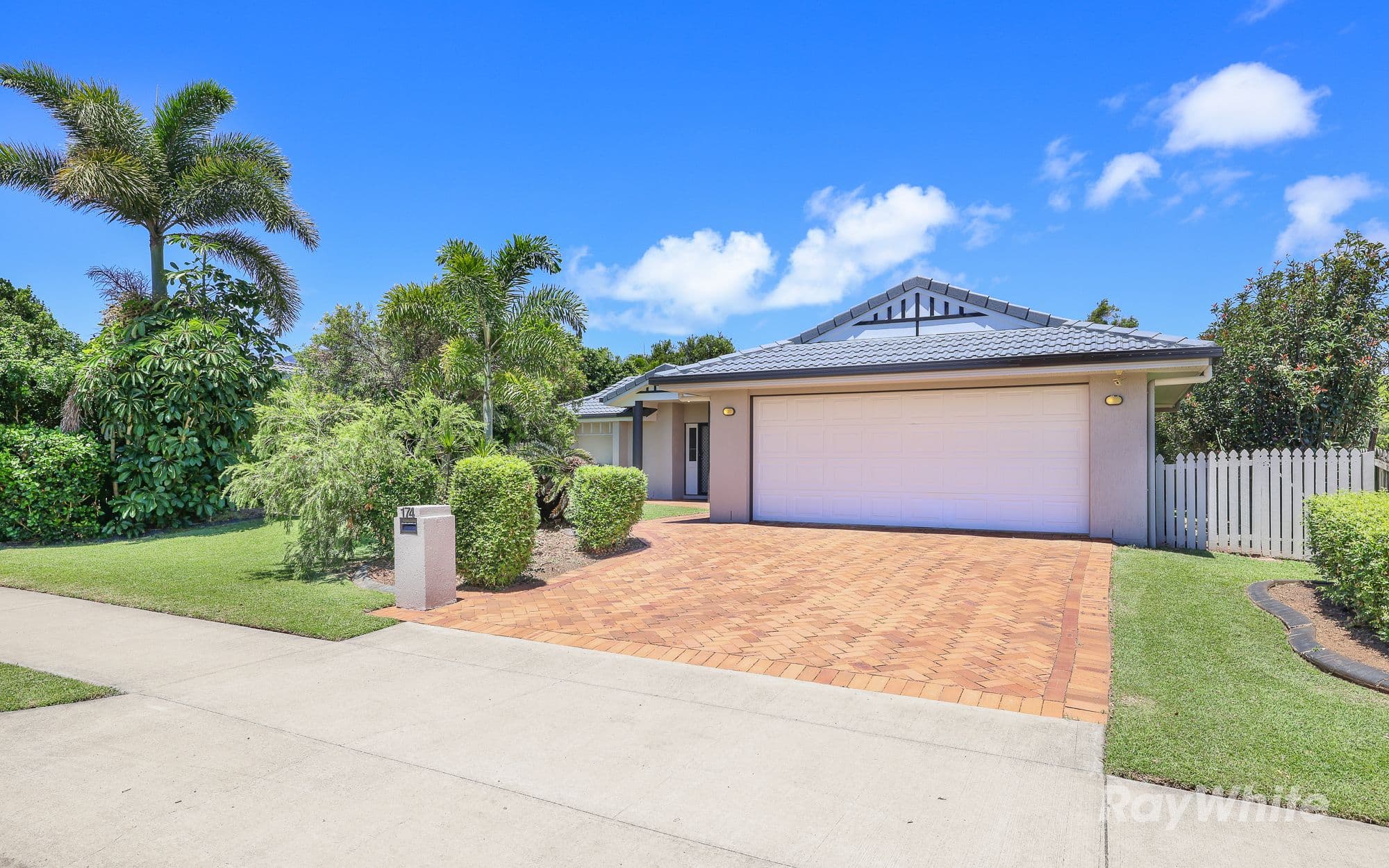 174 Barolin Esplanade, Coral Cove QLD 4670, Coral Cove - Thumbnail 4