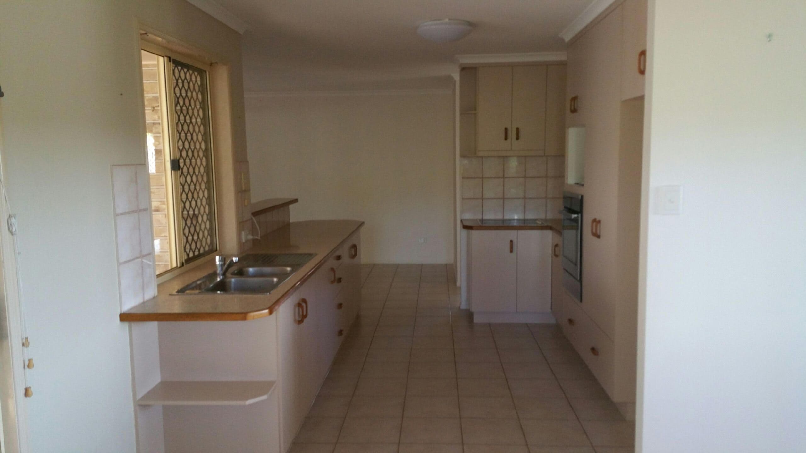 7 Geoffrey Thomas, Tannum Sands QLD 4680, Tannum Sands - Thumbnail 2