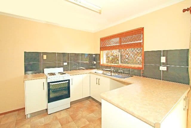 4 School Street, Yeppoon QLD 4703, Yeppoon - Thumbnail 3