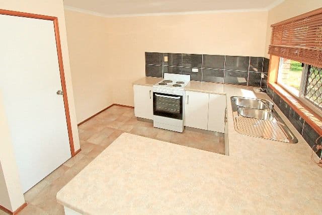 4 School Street, Yeppoon QLD 4703, Yeppoon - Thumbnail 4