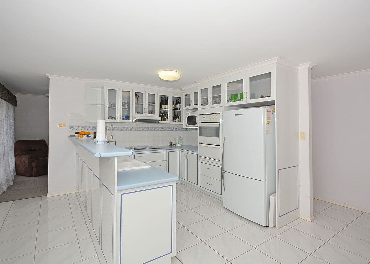 180 Truro Street, Urangan QLD 4655, Urangan - Thumbnail 3