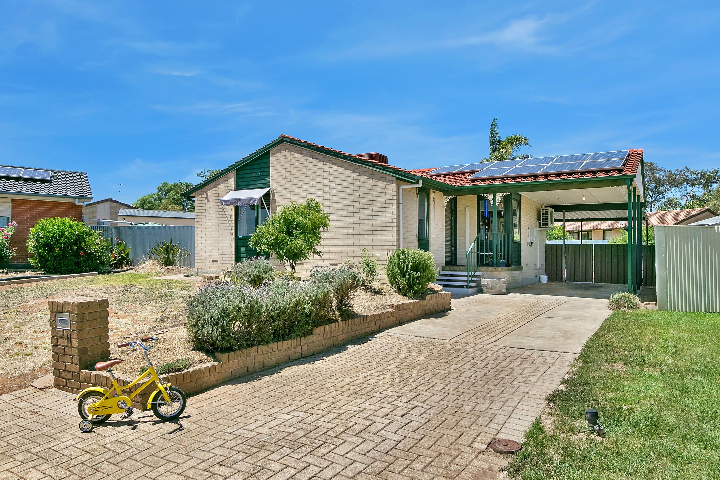 11 Endama Court, Craigmore SA 5114, Craigmore - Image 1
