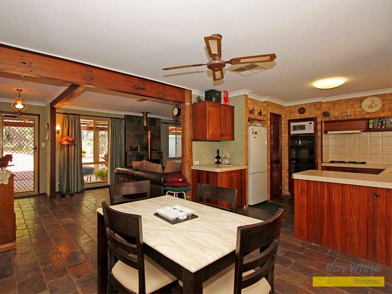 980 Houston Street, MOUNT HELENA WA 6082, Mount Helena - Thumbnail 4