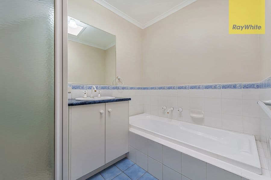 8 Kennedy Parade, Roxburgh Park VIC 3064, Roxburgh Park - Thumbnail 7