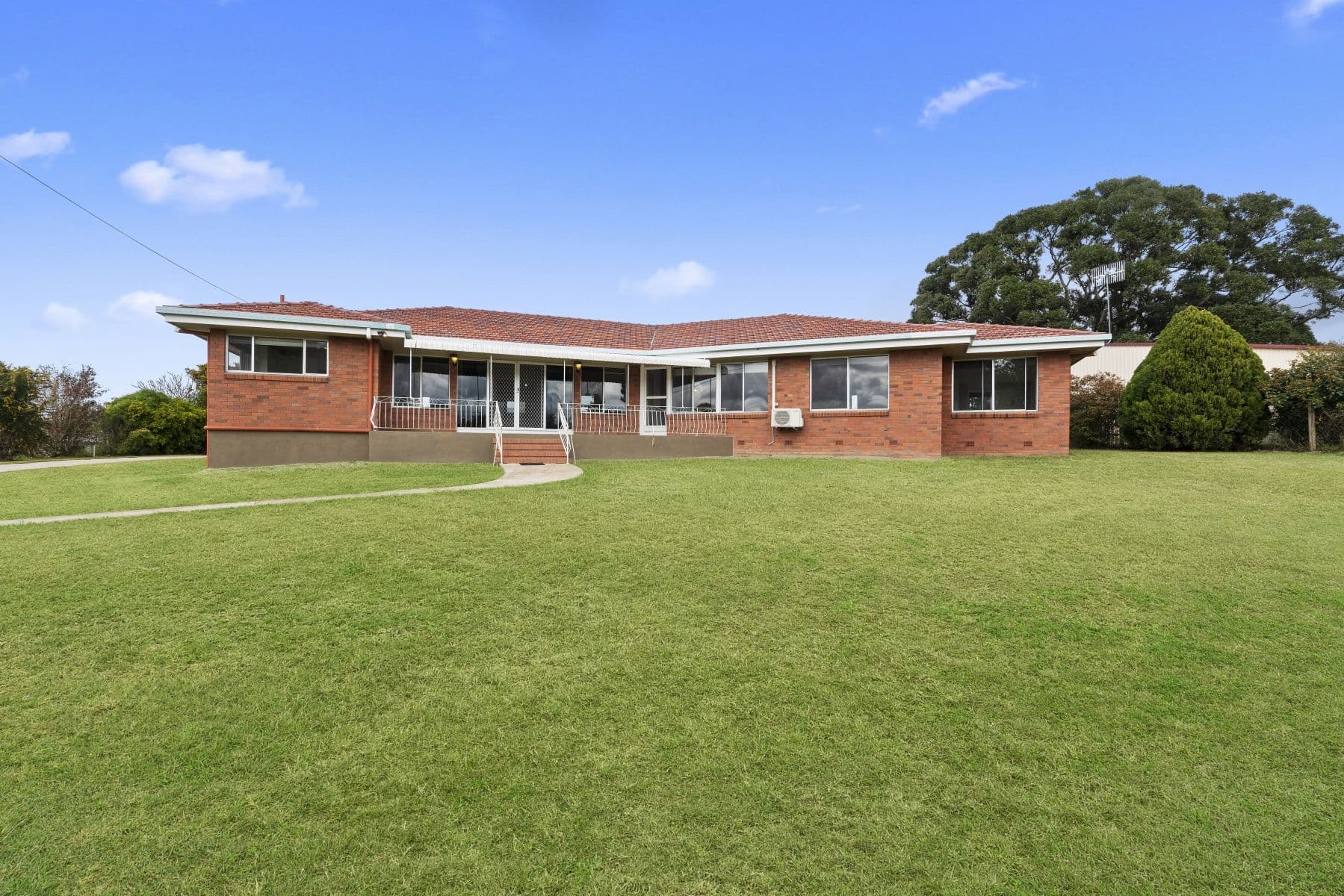 33 Atthow Street, Kilcoy QLD 4515, Kilcoy - Thumbnail 2