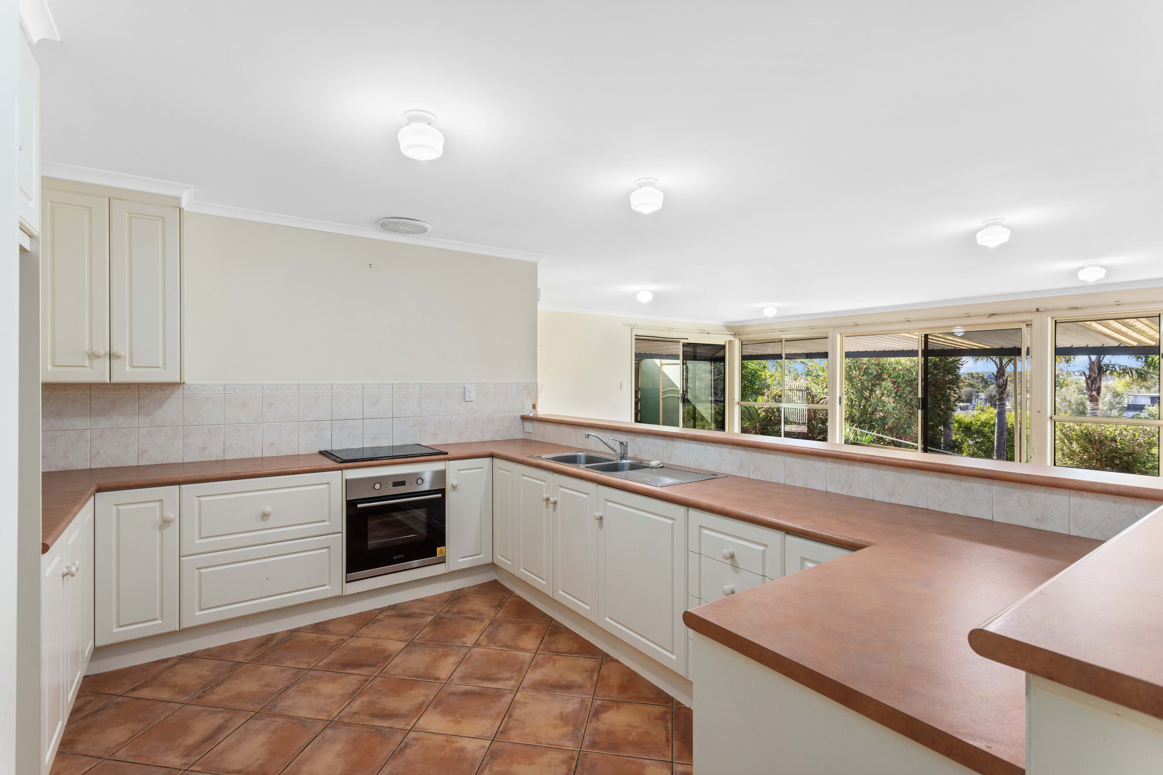 24 Riverglen Drive, White Sands SA 5253, White Sands - Thumbnail 2