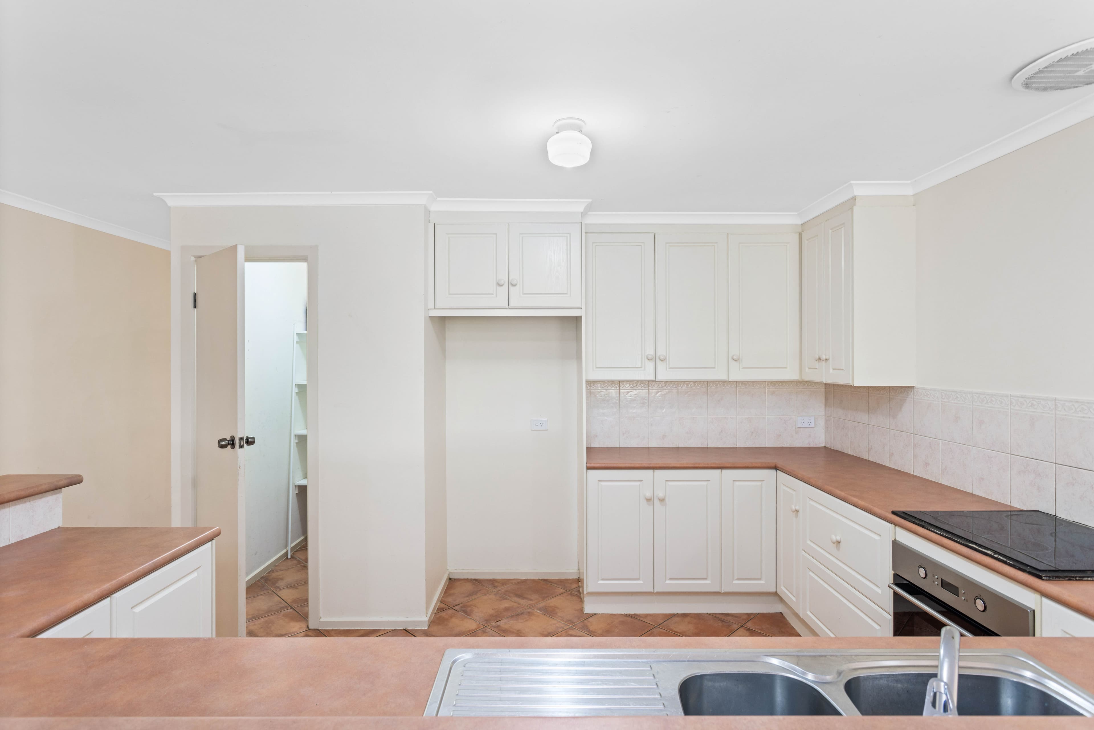 24 Riverglen Drive, White Sands SA 5253, White Sands - Thumbnail 3