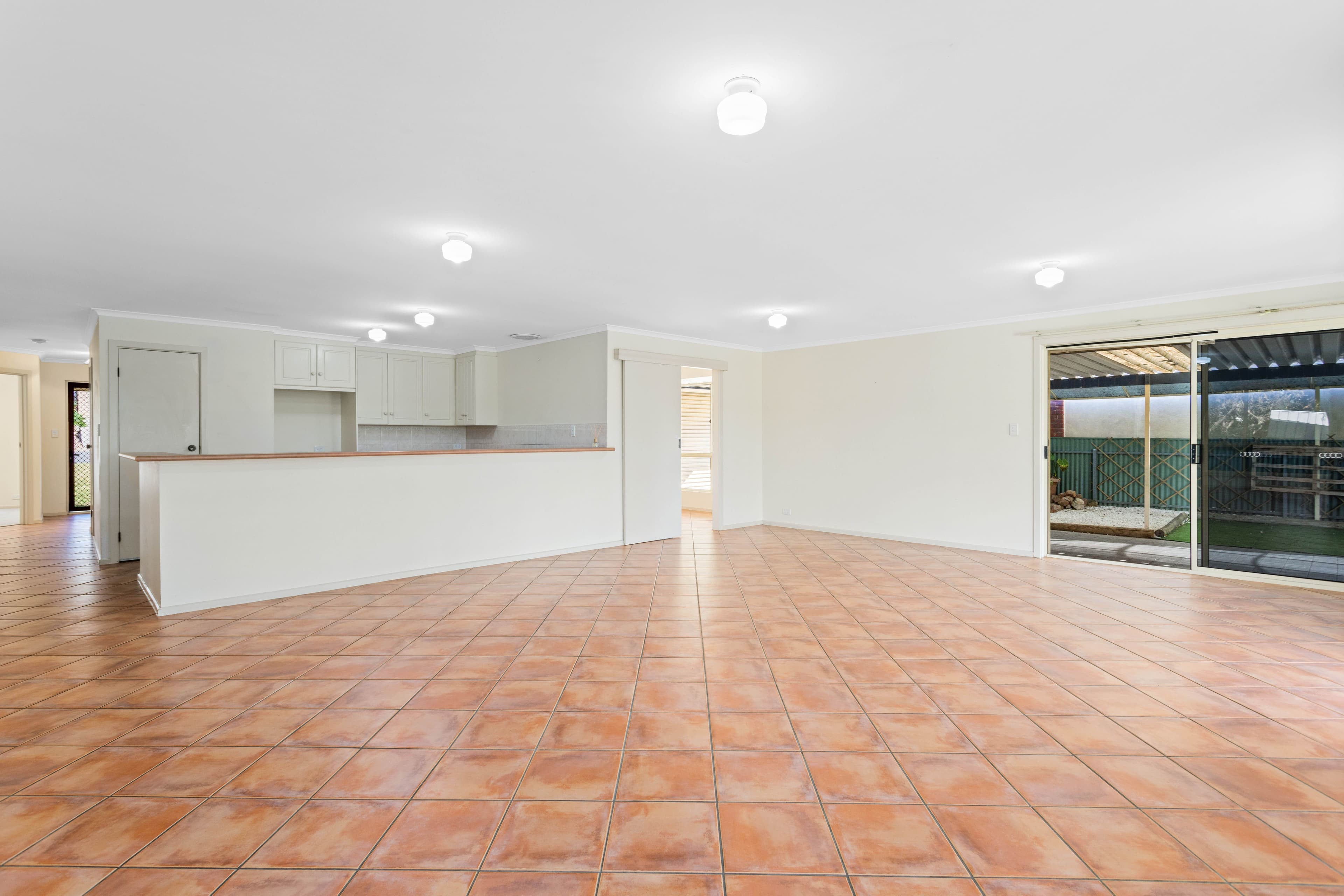 24 Riverglen Drive, White Sands SA 5253, White Sands - Thumbnail 6