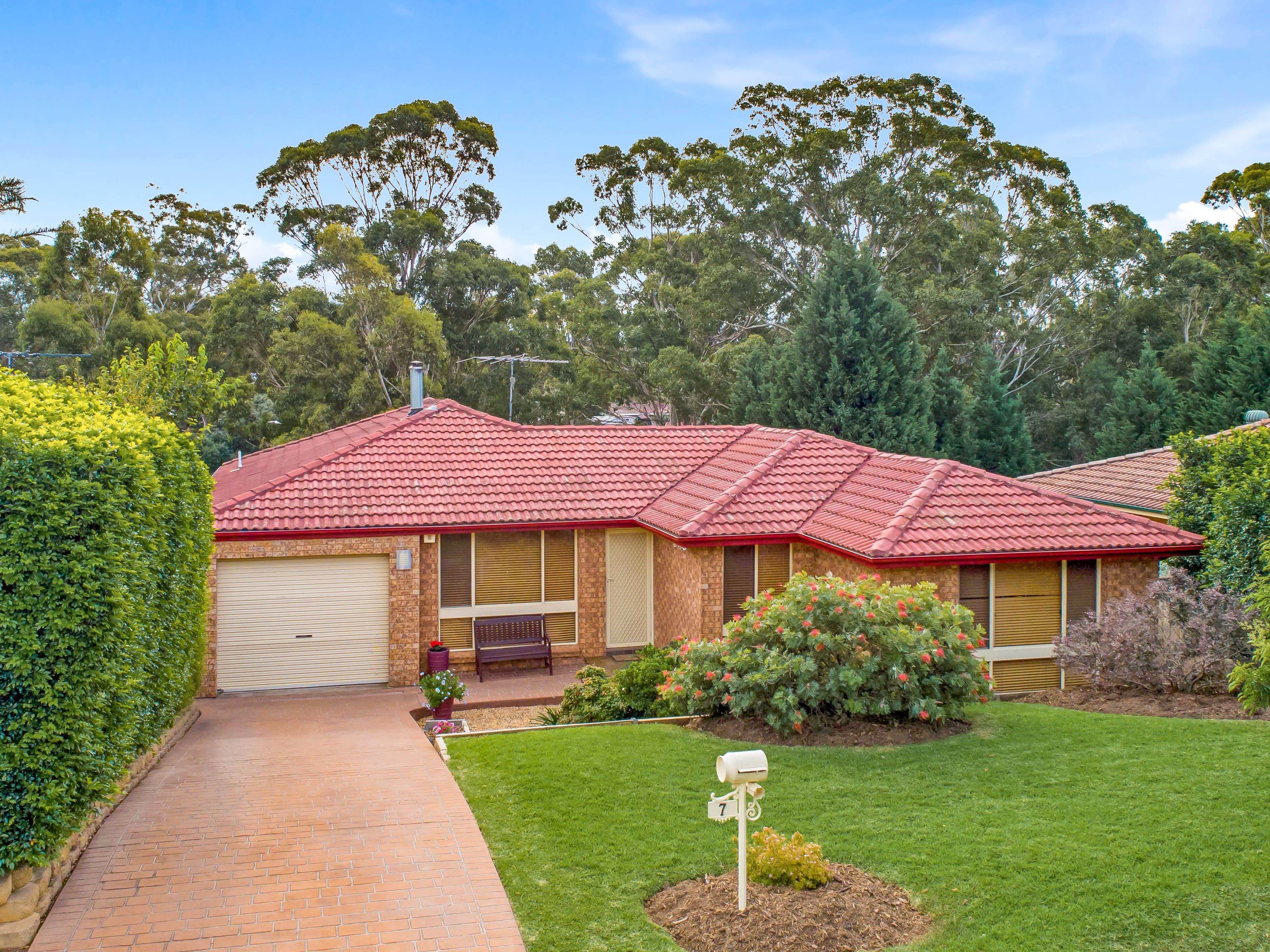 7 Lillyvicks Crescent, Ambarvale NSW 2560, Ambarvale - Image 1