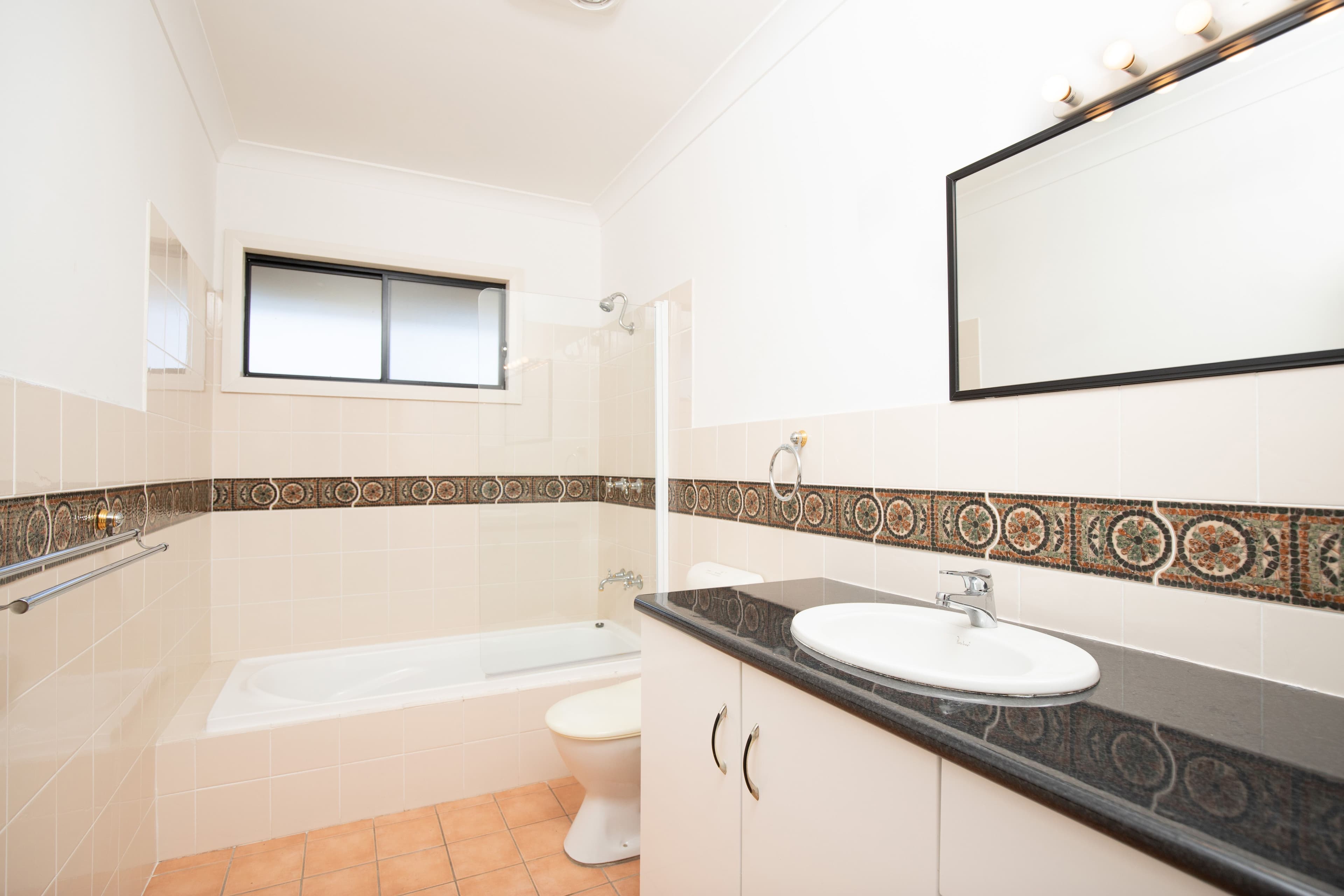 12 Higgins Close, Gloucester - Thumbnail 6