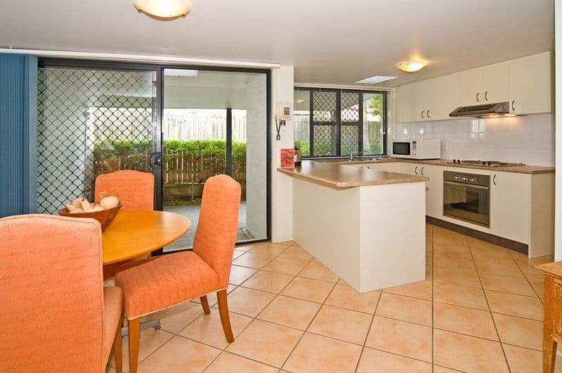 13 Daniells Street, CARINA QLD 4152, Carina - Thumbnail 2