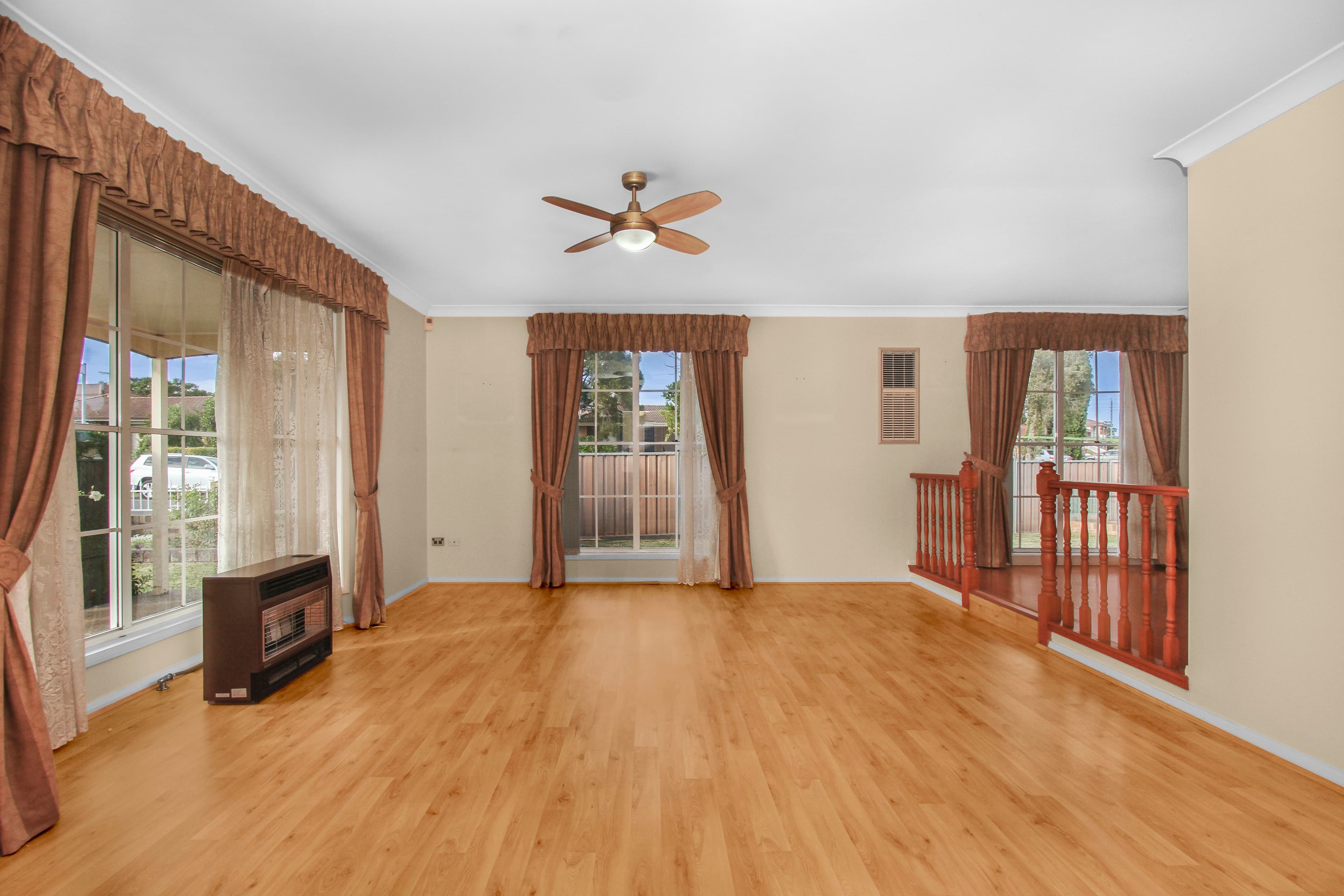 1 Loddon Close, Bossley Park NSW 2176, Bossley Park - Thumbnail 2