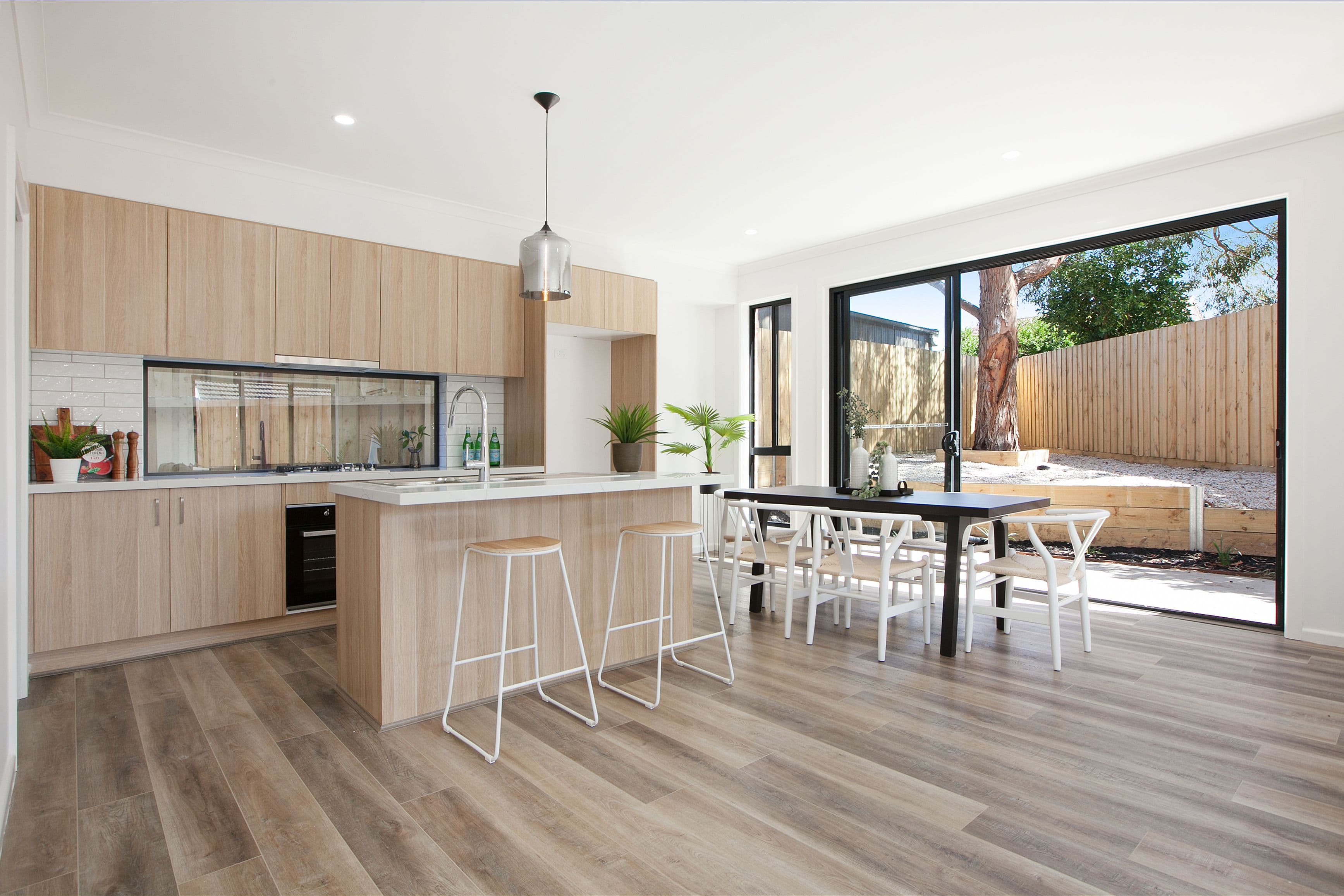124 Rathcown Road, Reservoir VIC 3073, Reservoir - Thumbnail 4