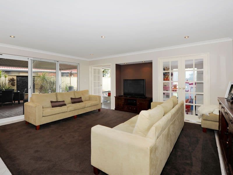 32  Peverett Loop, BALDIVIS WA 6171, Baldivis - Thumbnail 2