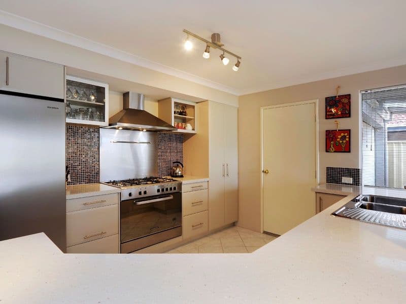 32  Peverett Loop, BALDIVIS WA 6171, Baldivis - Thumbnail 5