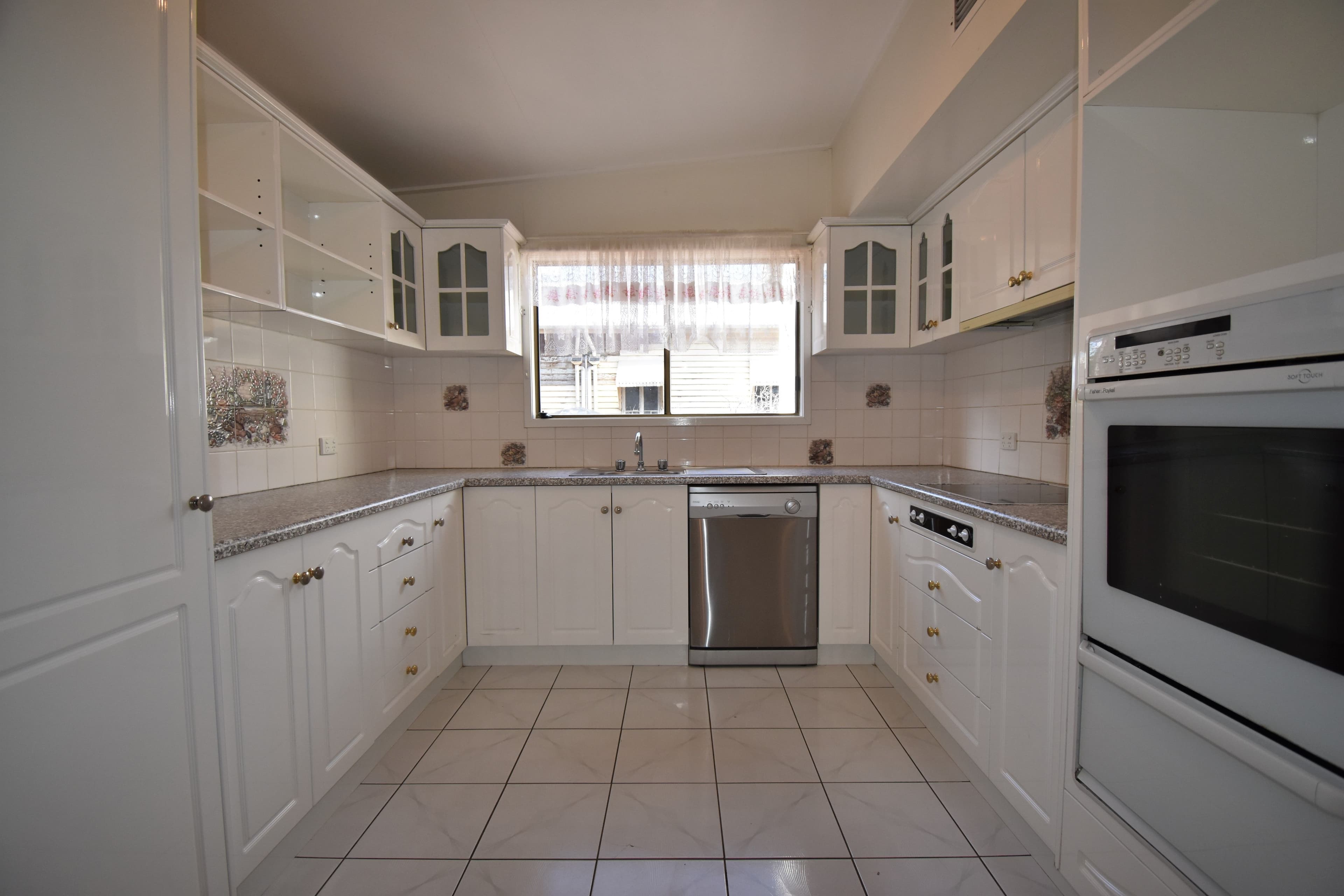 147 Kingfisher Street, LONGREACH QLD 4730, Longreach - Thumbnail 4