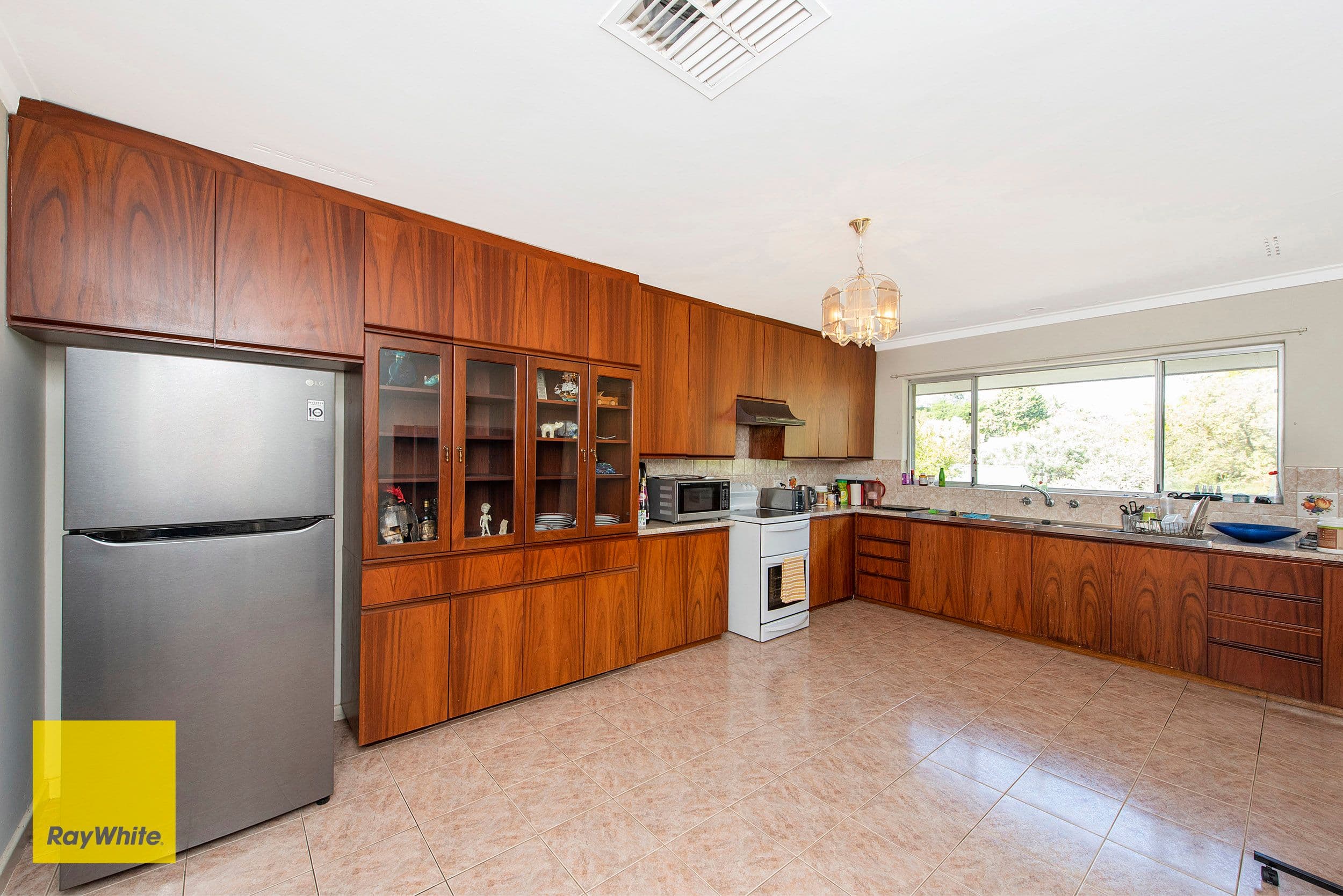 11 Andrew Street, Kalamunda WA 6076, Kalamunda - Thumbnail 4