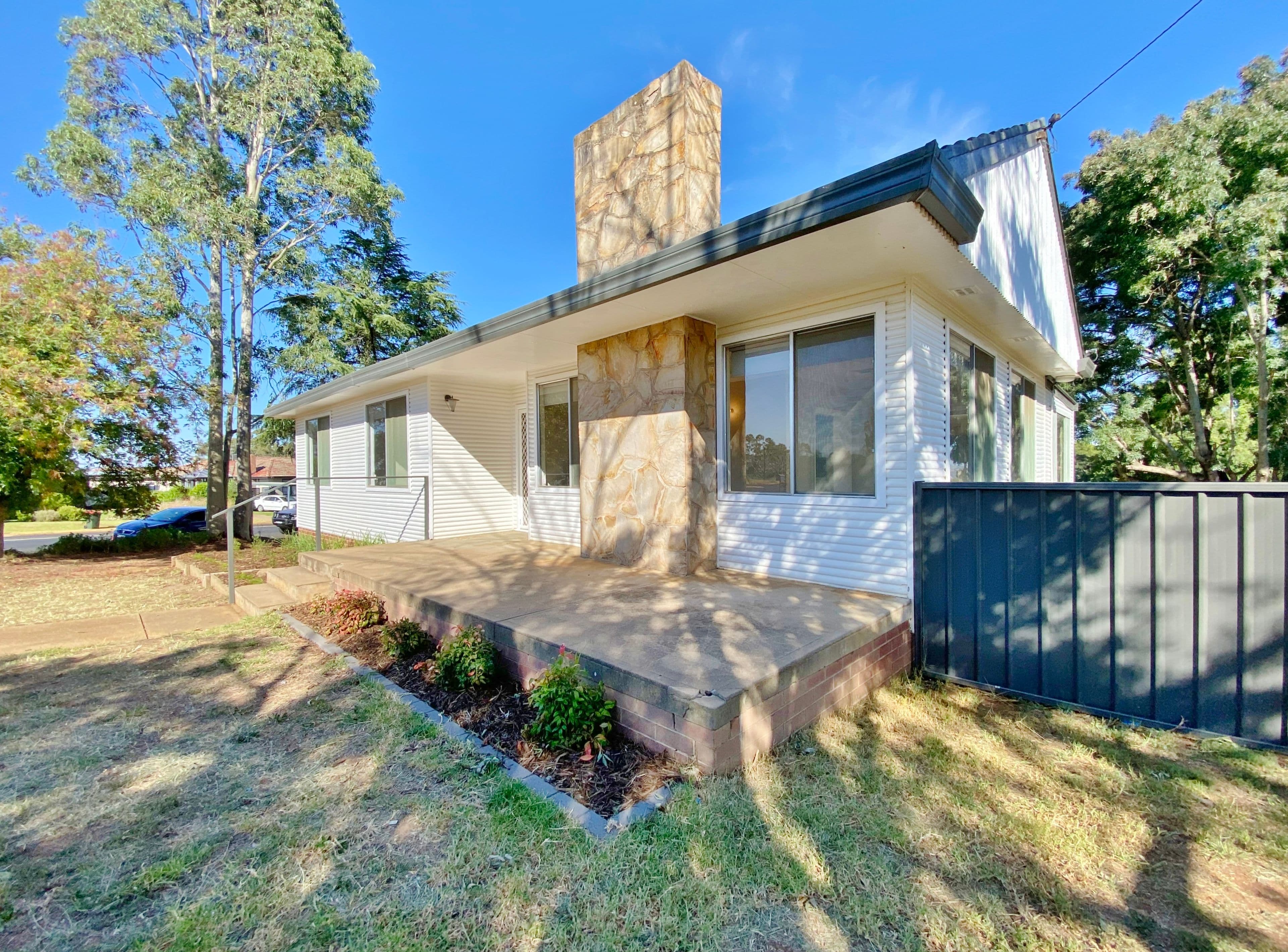 1 Hills Street, Young NSW 2594, Young - Thumbnail 2