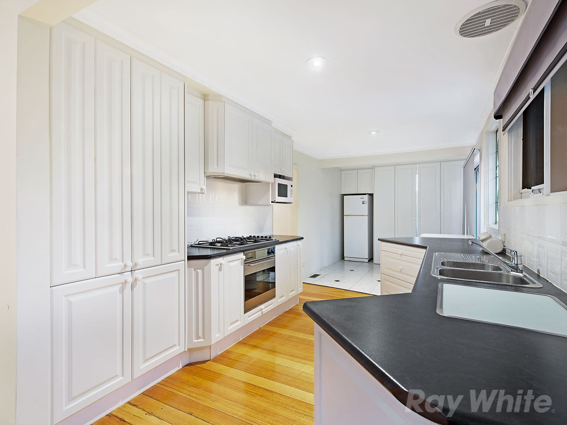 4 Fiji Court, Mulgrave VIC 3170, Mulgrave - Thumbnail 4