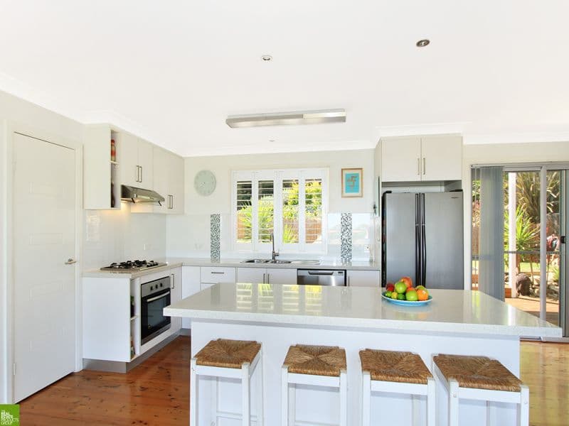 31 Pennant Crescent, Berkeley - Thumbnail 2