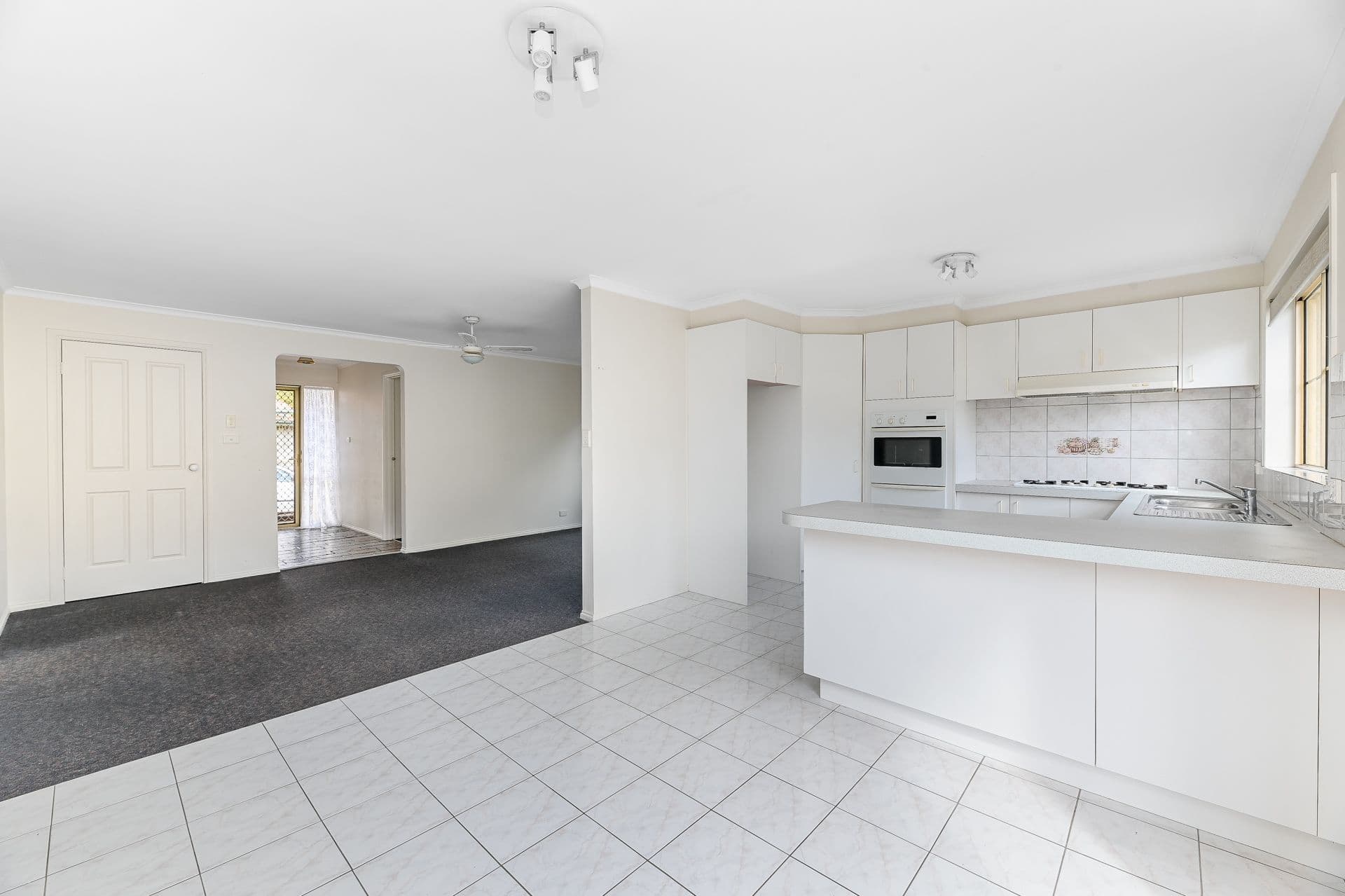 1 Daniher Close, Berwick VIC 3806, Berwick - Thumbnail 7