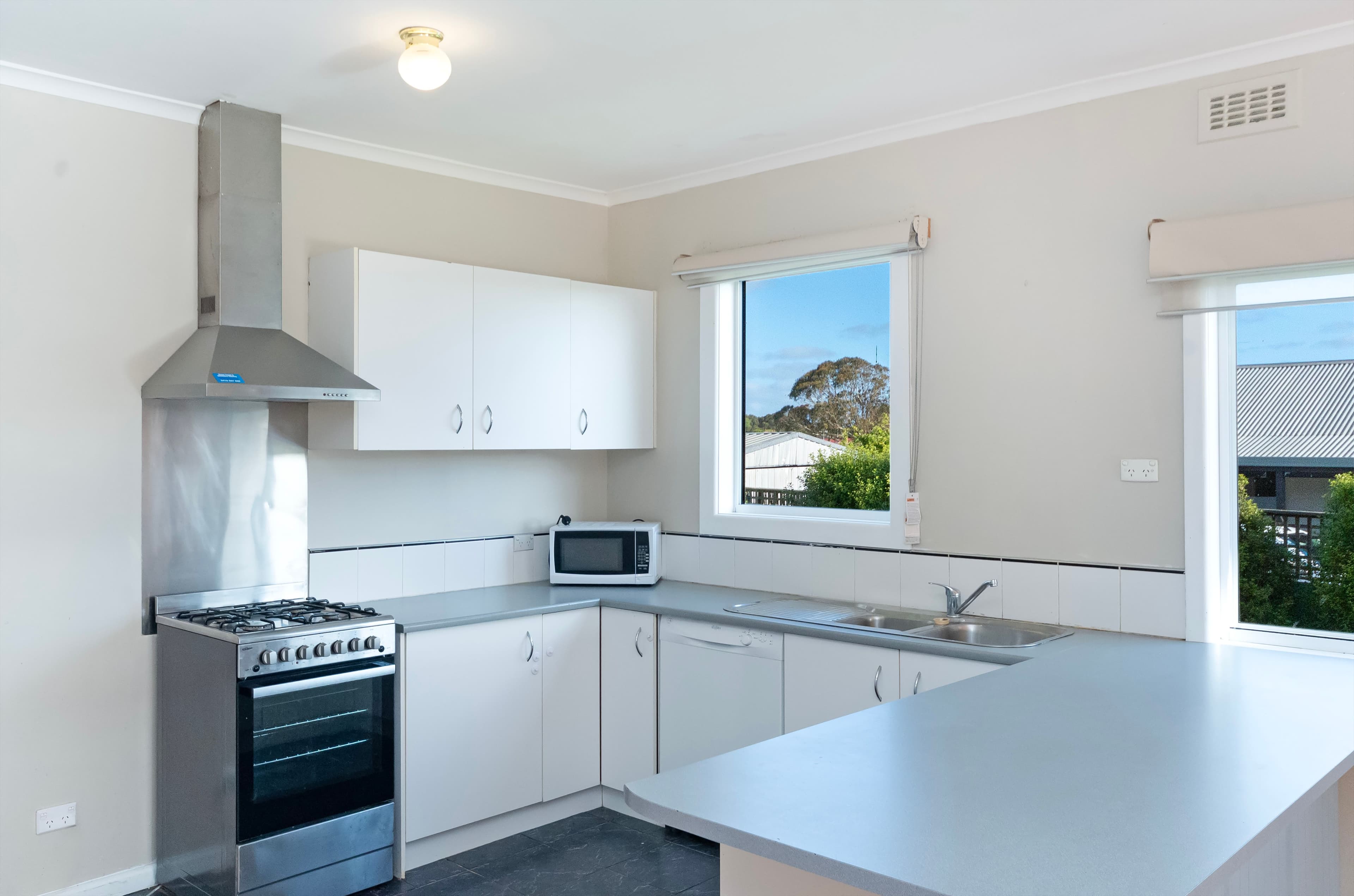 13 White Street, Allansford VIC 3277, Allansford - Thumbnail 3