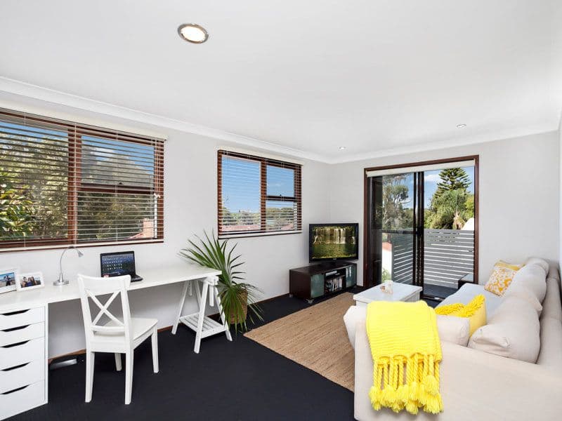 11 Rabaul Road, North Curl Curl NSW 2099, North Curl Curl - Thumbnail 6