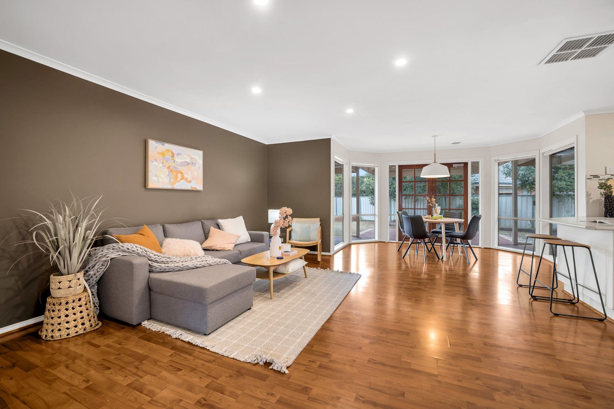 21 Selbourne Avenue, Werribee VIC 3030, Werribee - Thumbnail 2