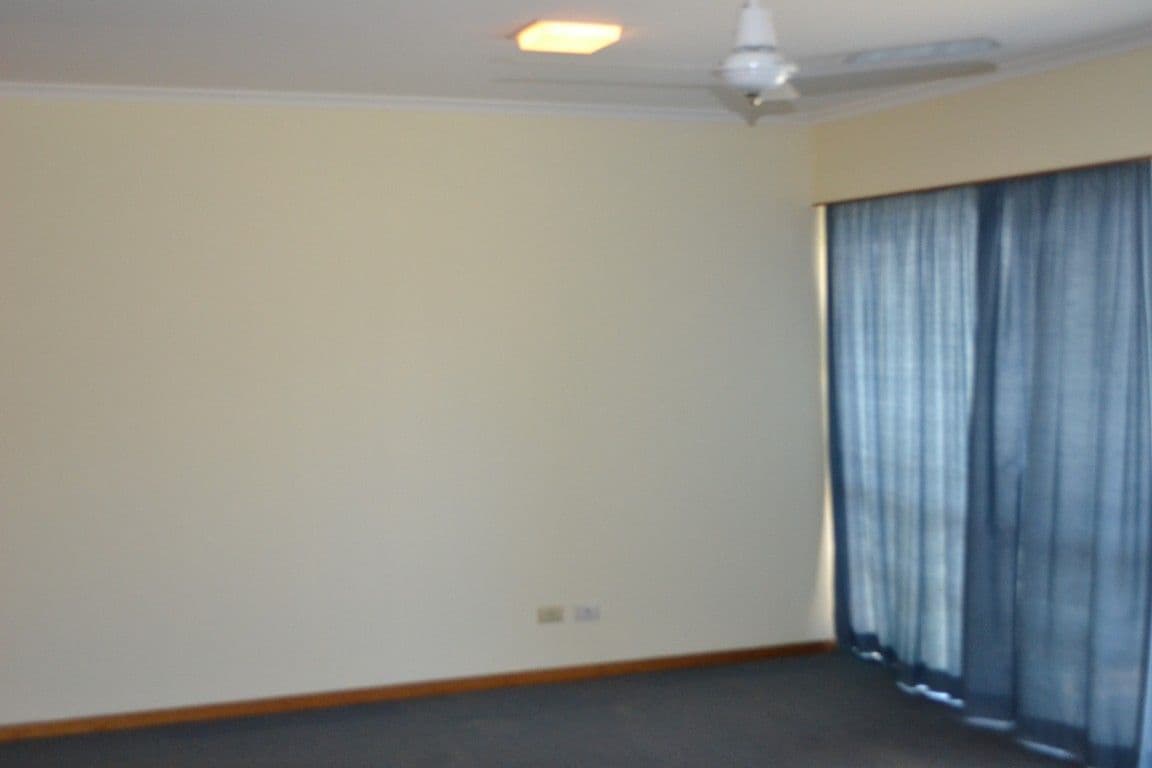 5 Eileen Avenue, SOUTHPORT QLD 4215, Southport - Thumbnail 4