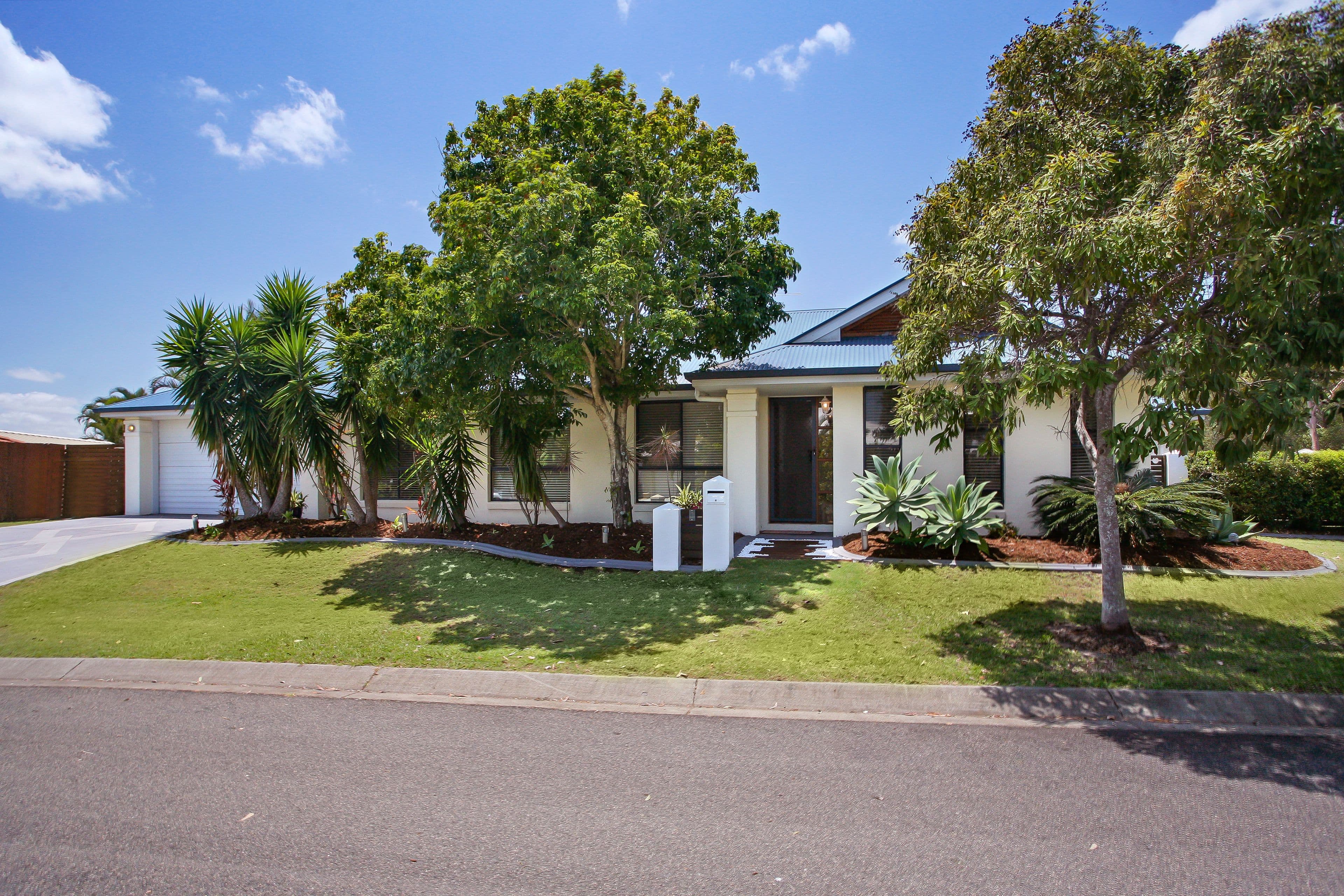 2 Currawinya Street, North Lakes QLD 4509, North Lakes - Thumbnail 2