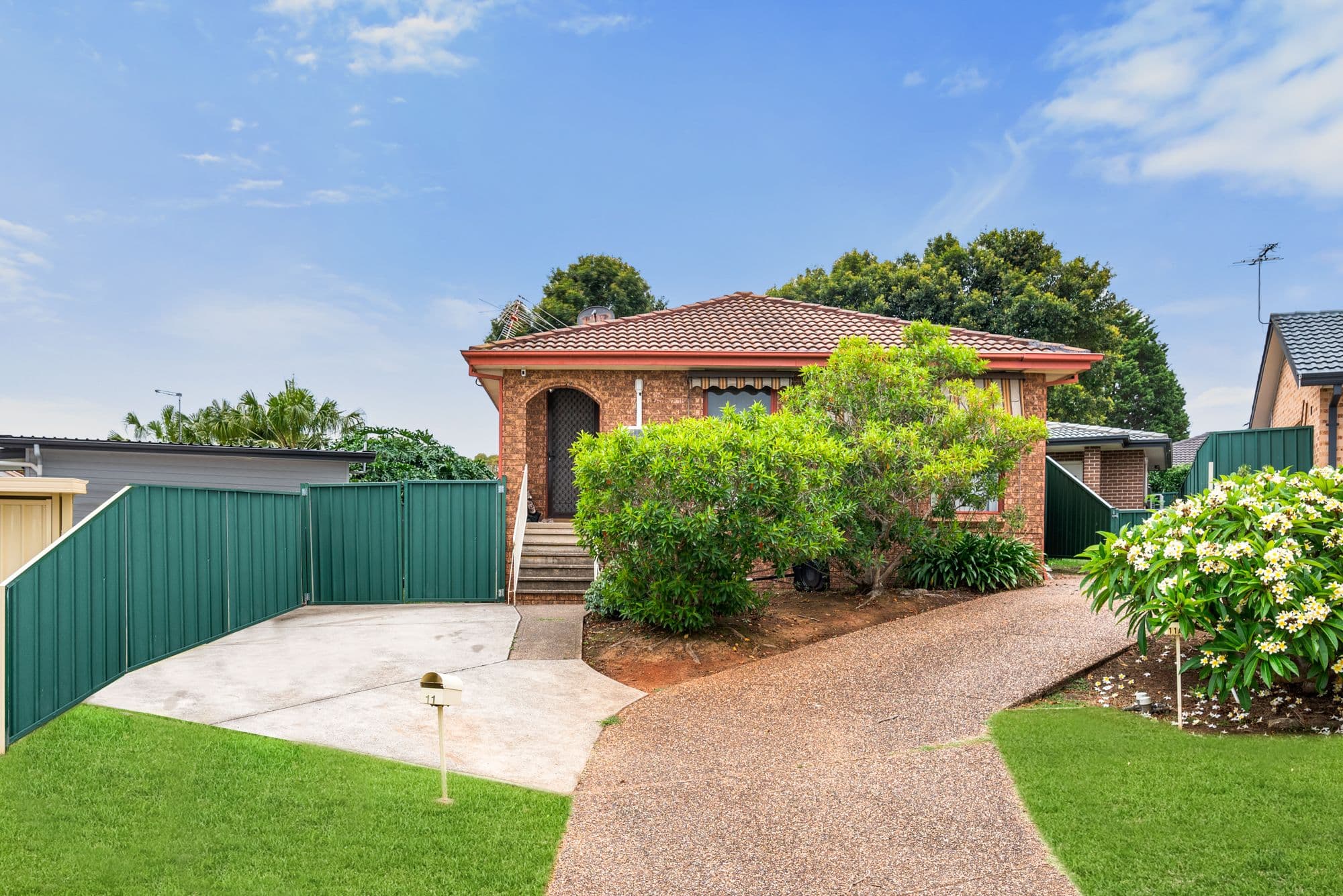 11 Roderigo Close, Rosemeadow NSW 2560, Rosemeadow - Thumbnail 2