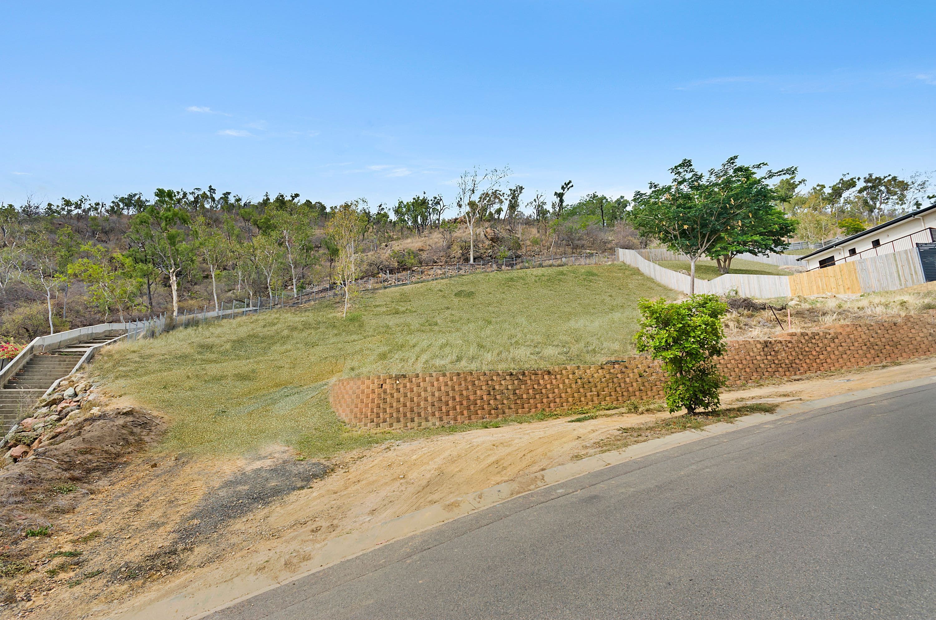 25-27 Kallanda Street, Mount Louisa QLD 4814, Mount Louisa - Thumbnail 2