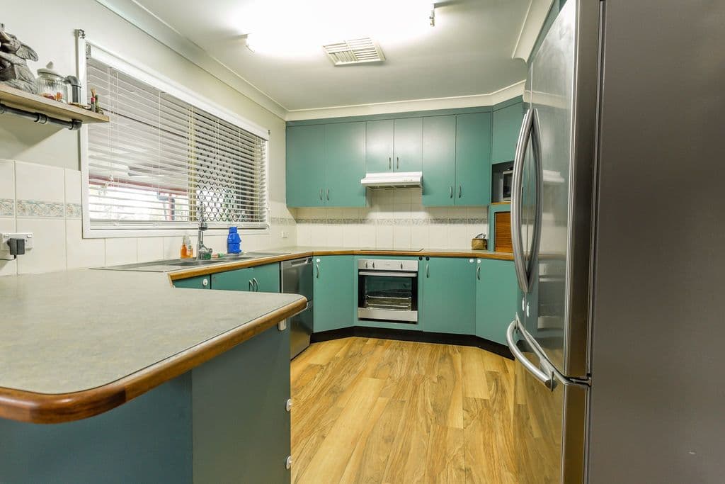 93 Gray Street, Emerald QLD 4720, Emerald - Thumbnail 5