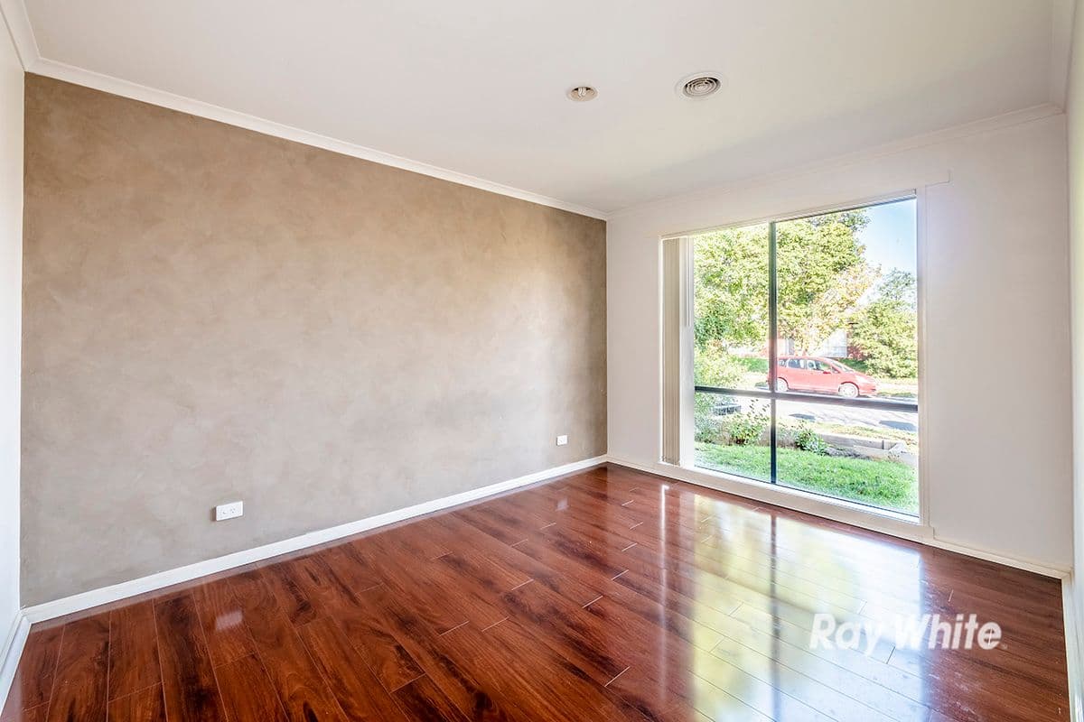 2B Dunlavin Way, Cranbourne East VIC 3977, Cranbourne East - Thumbnail 2