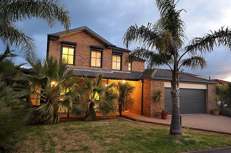 13 Golf Links Road, BERWICK VIC 3806, Berwick - Image 1