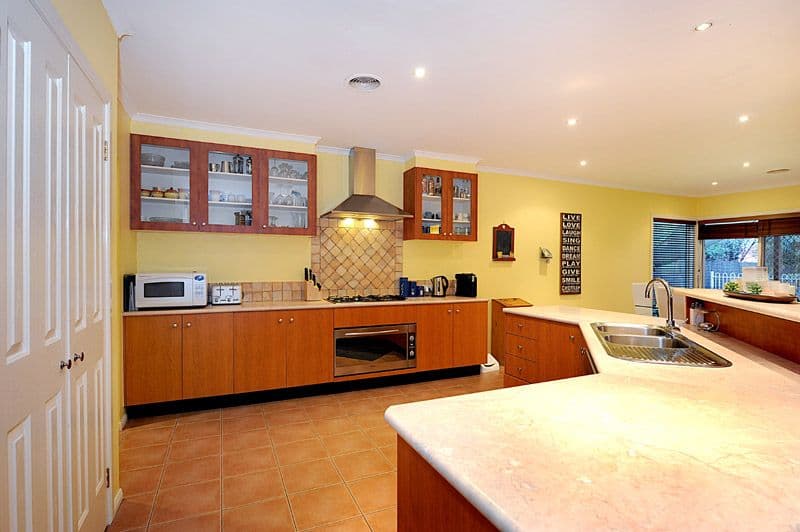 13 Golf Links Road, BERWICK VIC 3806, Berwick - Thumbnail 5