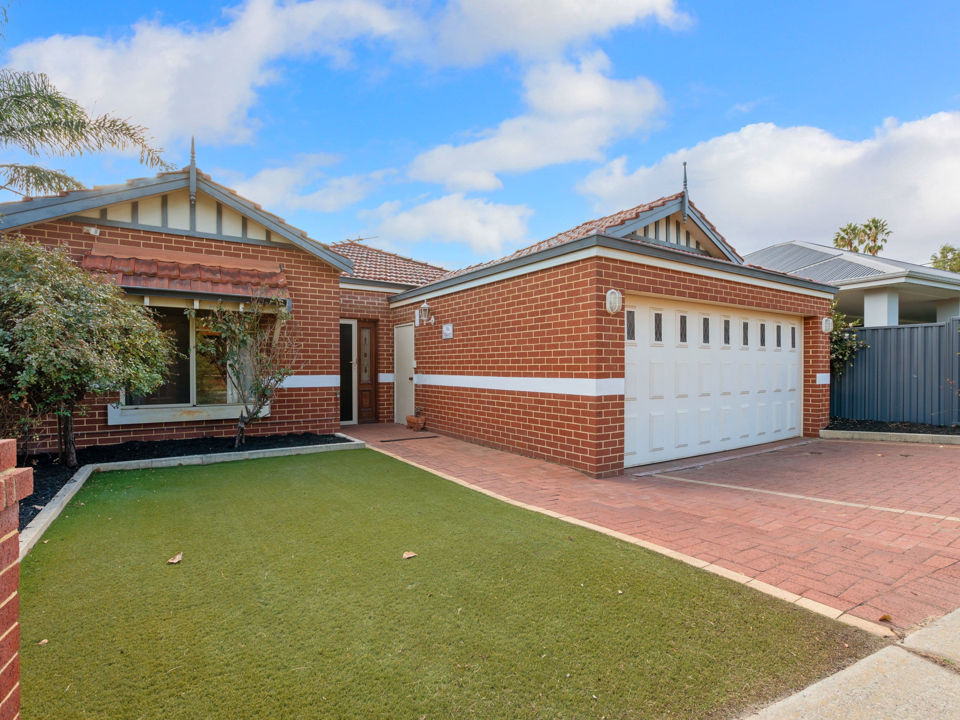 40 Barnsley Street, Queens Park WA 6107, Queens Park - Image 1