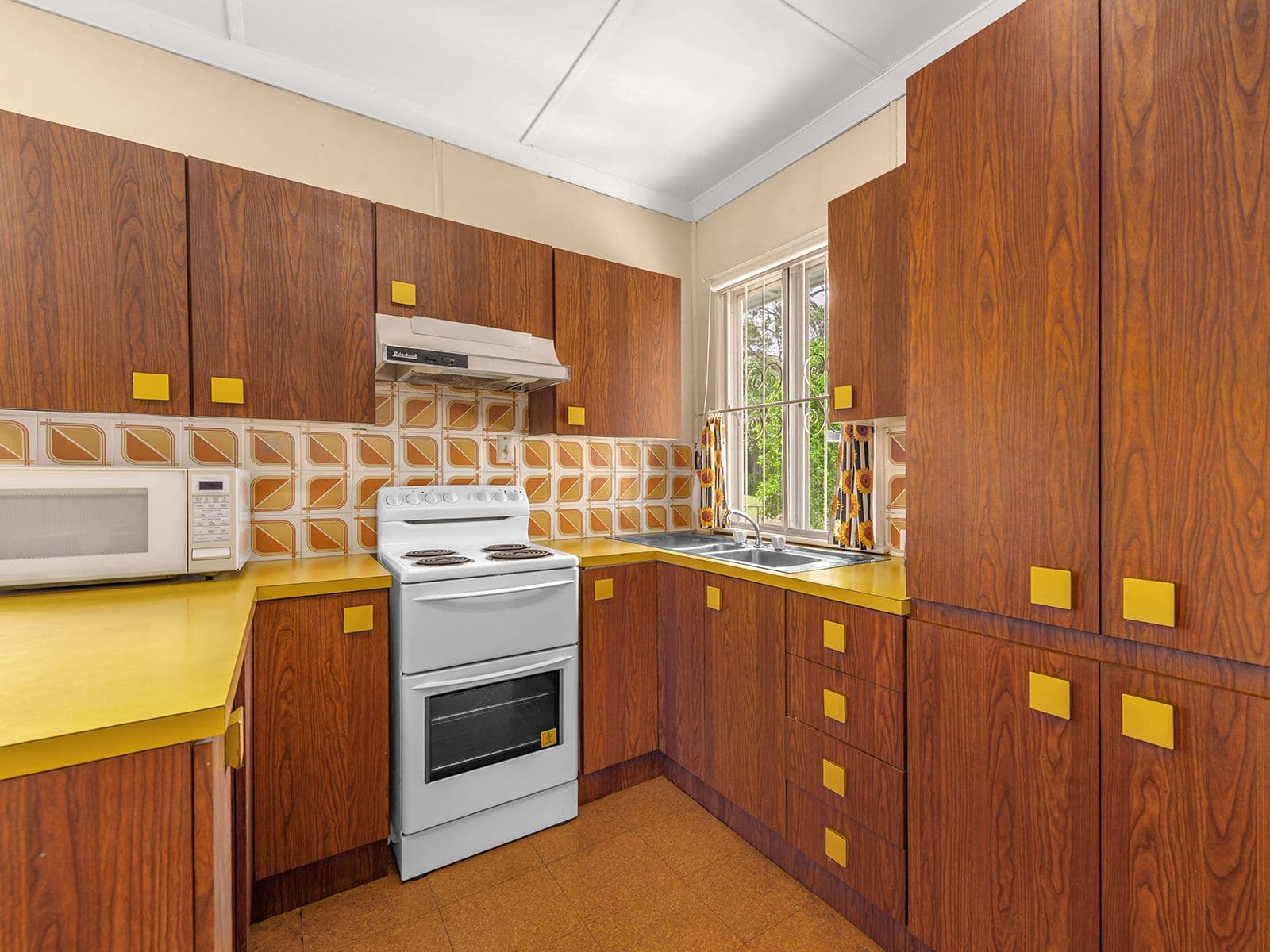 61 Besley Street, Mount Gravatt East QLD 4122, Mount Gravatt East - Thumbnail 4