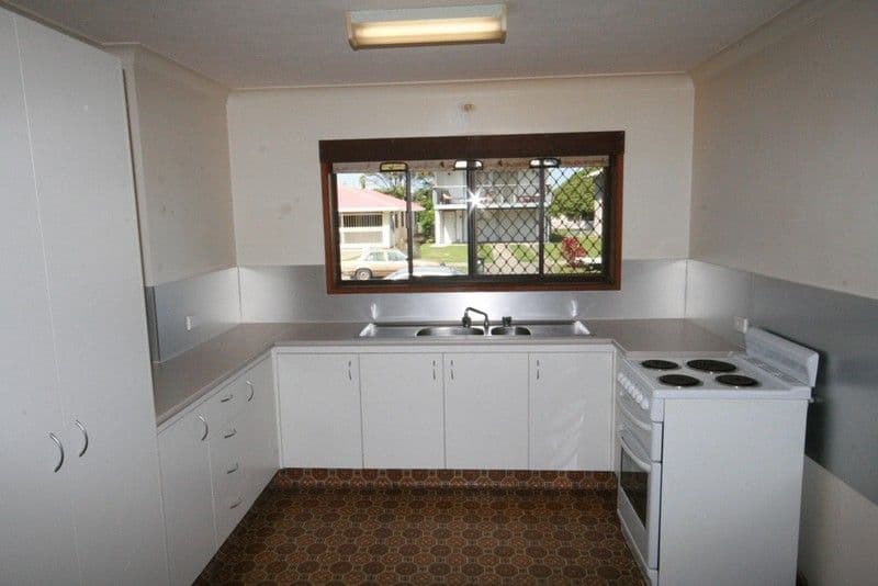2 Nalla Court, PALM BEACH QLD 4221, Palm Beach - Thumbnail 2