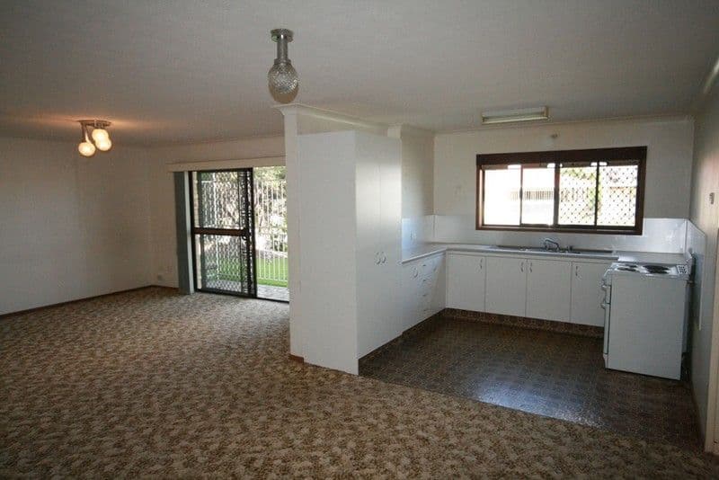 2 Nalla Court, PALM BEACH QLD 4221, Palm Beach - Thumbnail 3