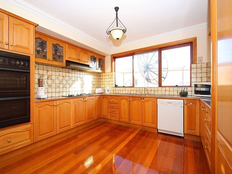 11 Lady Penrhyn Avenue, MILL PARK VIC 3082, Mill Park - Thumbnail 2