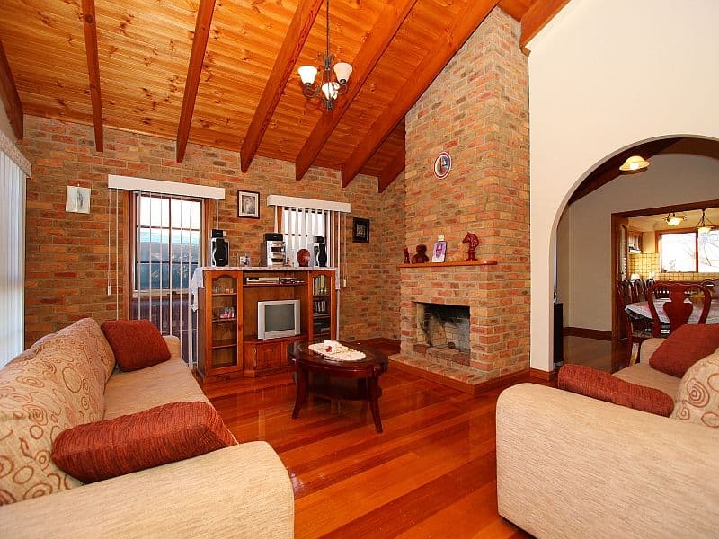 11 Lady Penrhyn Avenue, MILL PARK VIC 3082, Mill Park - Thumbnail 6
