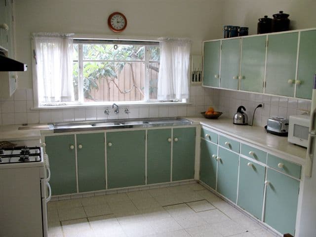 98 Livingstone Street, IVANHOE VIC 3079, Ivanhoe - Thumbnail 2